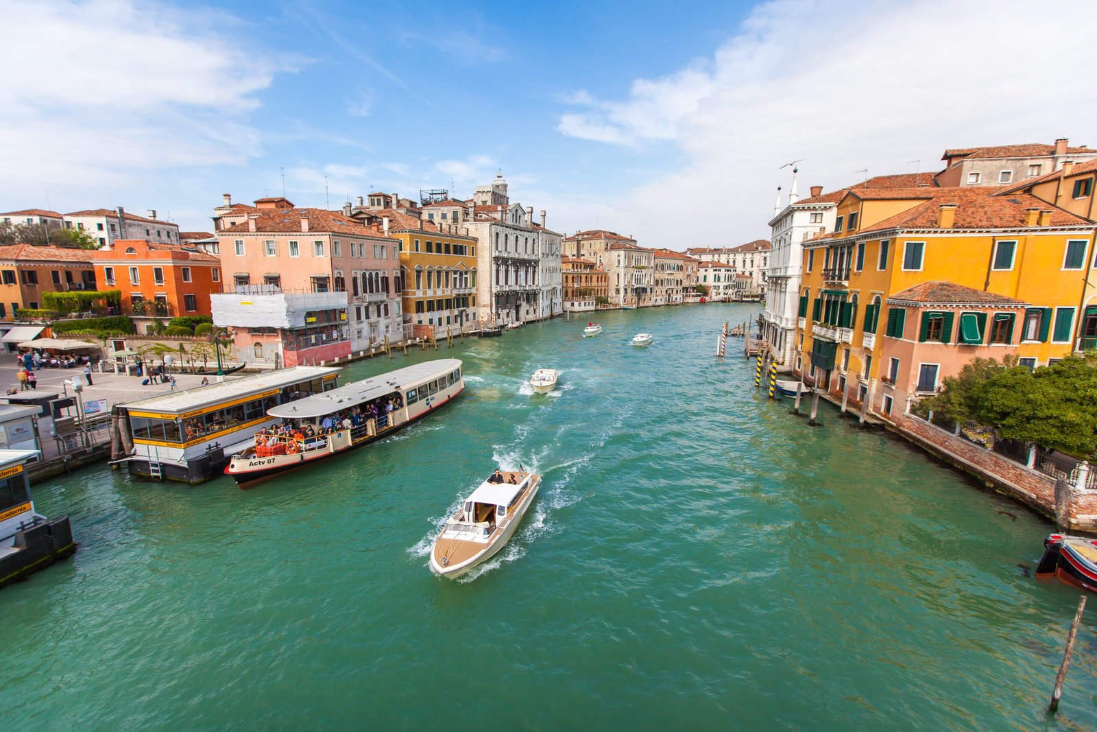 إيطاليا: أرض الجمال والتاريخ والنكهات - استكشاف أفضل وجهات السياحة في البلاد الإيطالية